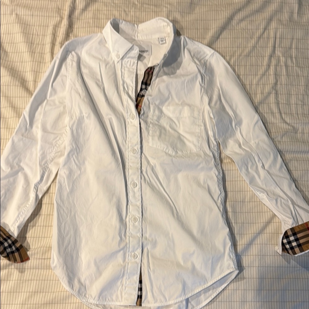 Burberry White Blouse with Relaxed Fit and Collar